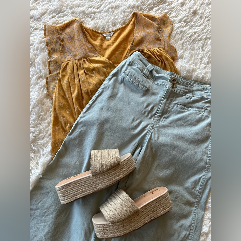 a new day | High-Rise Cropped Wide Leg Pants - Picture 9 of 10